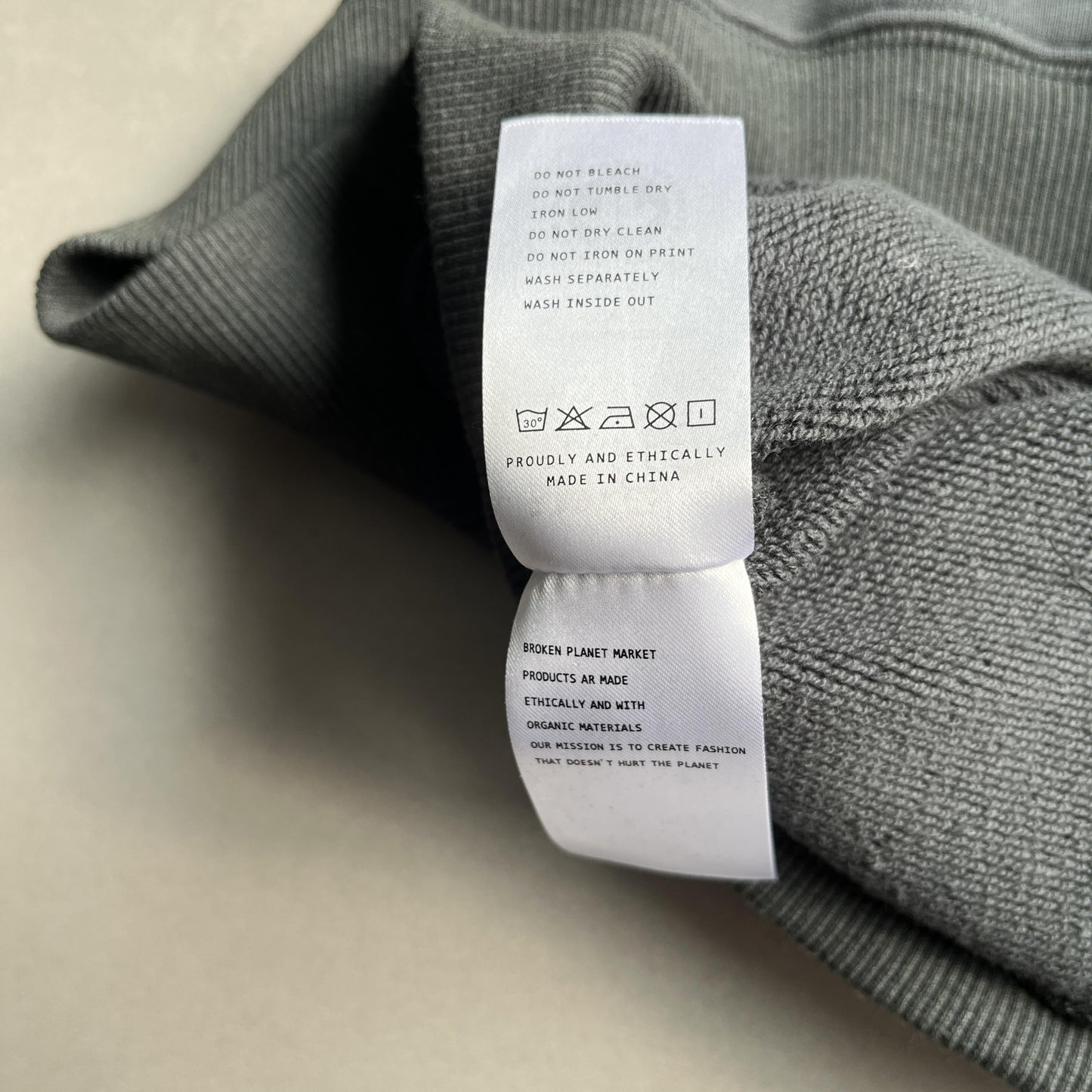 Sudadera con capucha y cremallera Broken P Planet gris