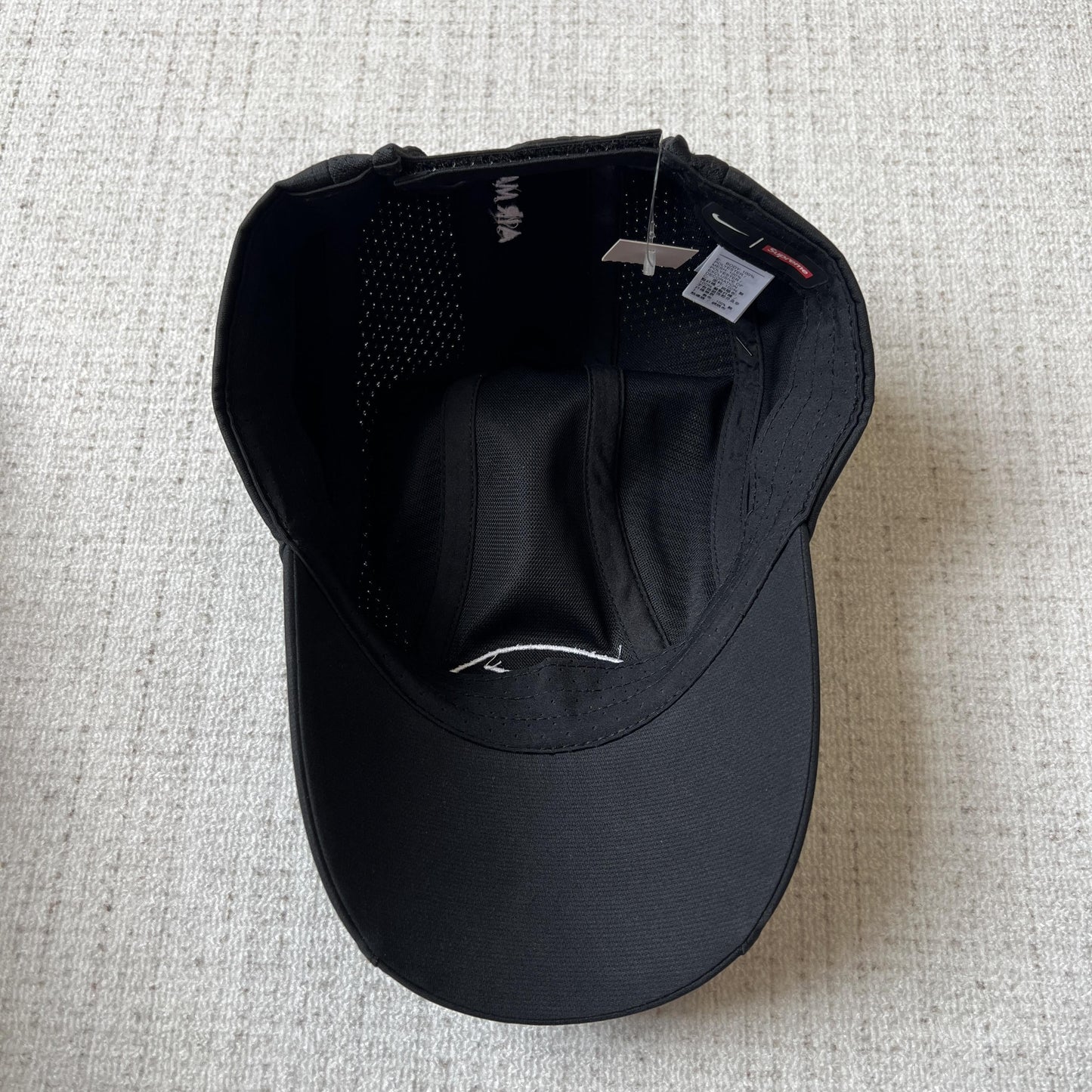 Gorra Nike x Supreme