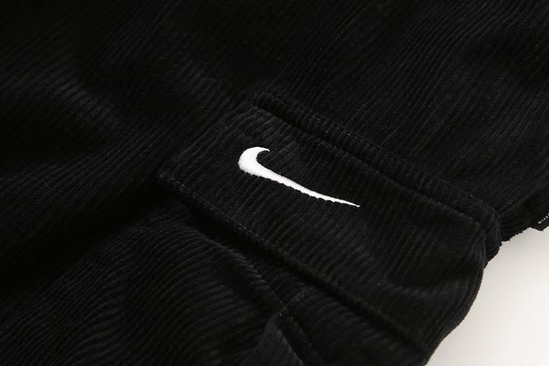 Traje Nike x Supreme Arc de pana