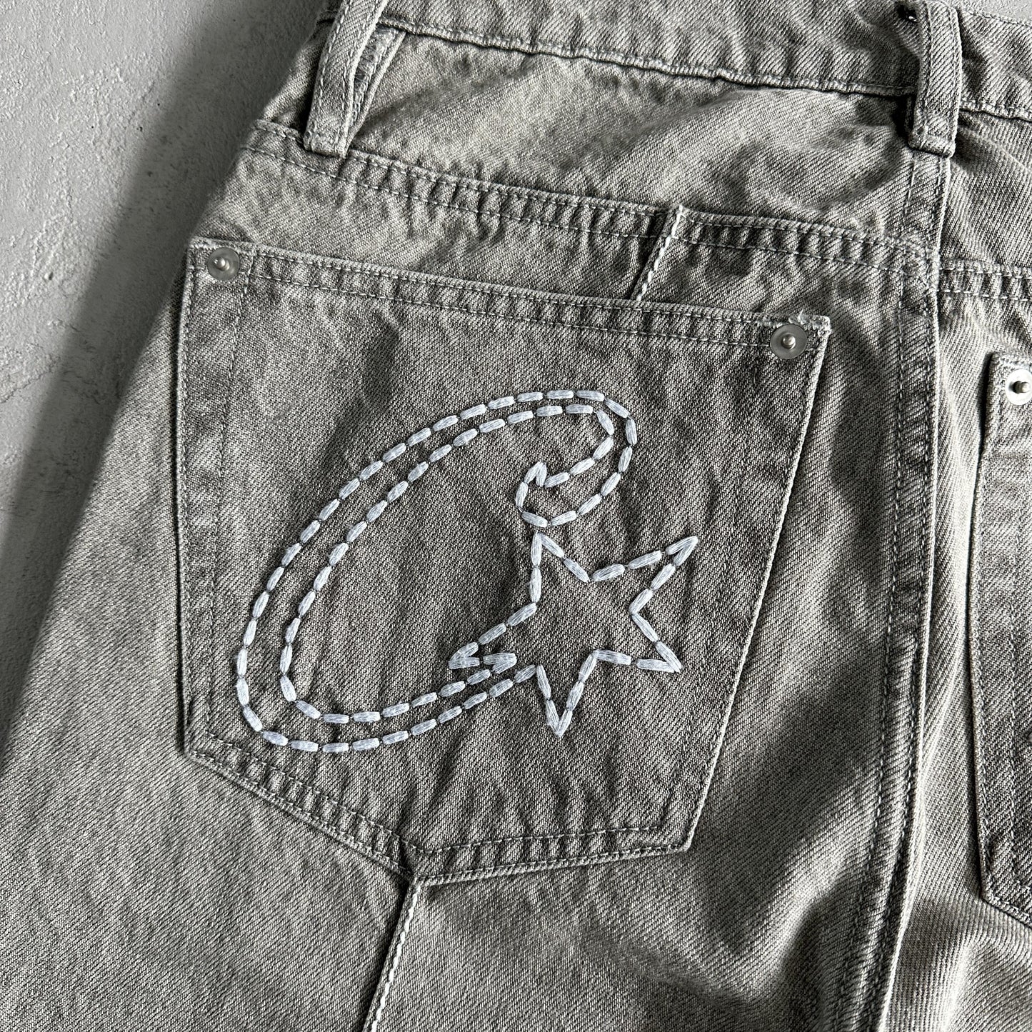 Corteiz Pantalones Vaqueros de Mezclilla Grises