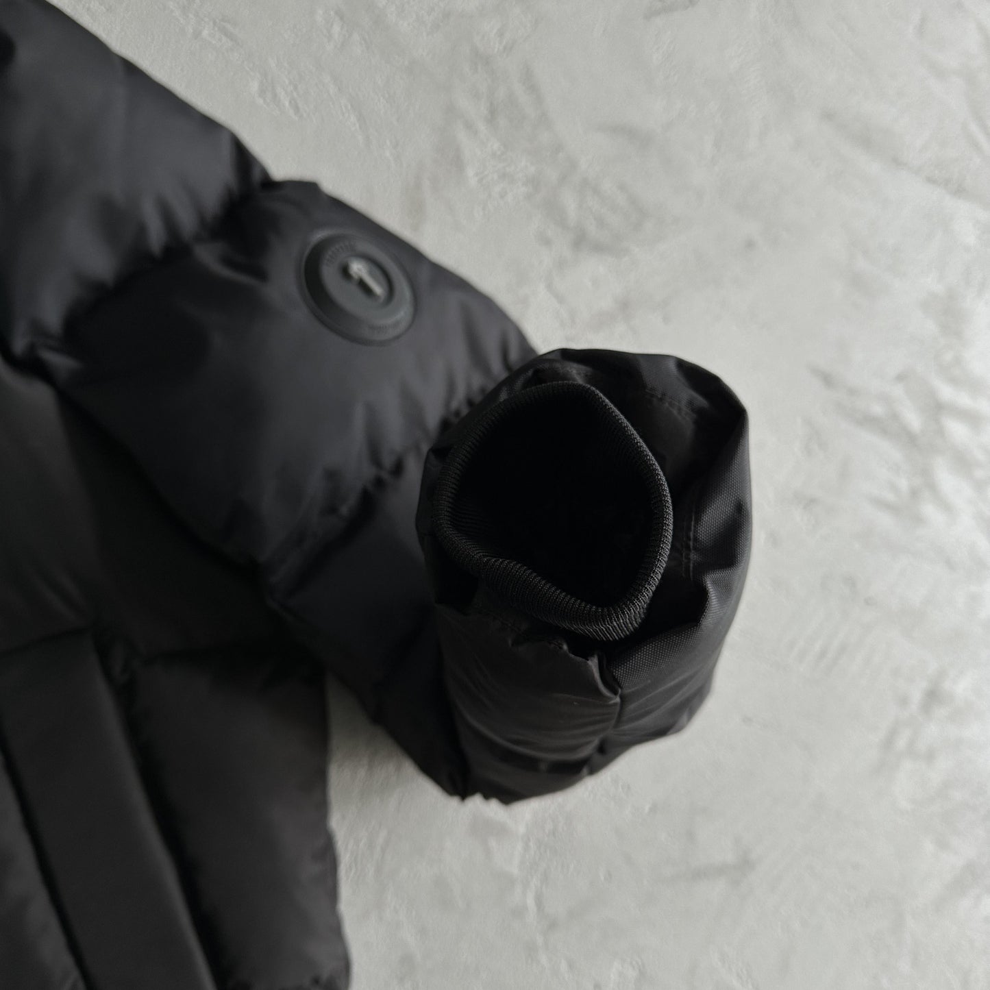 Chaqueta Acolchada Trapstar Decoded Arch Negra