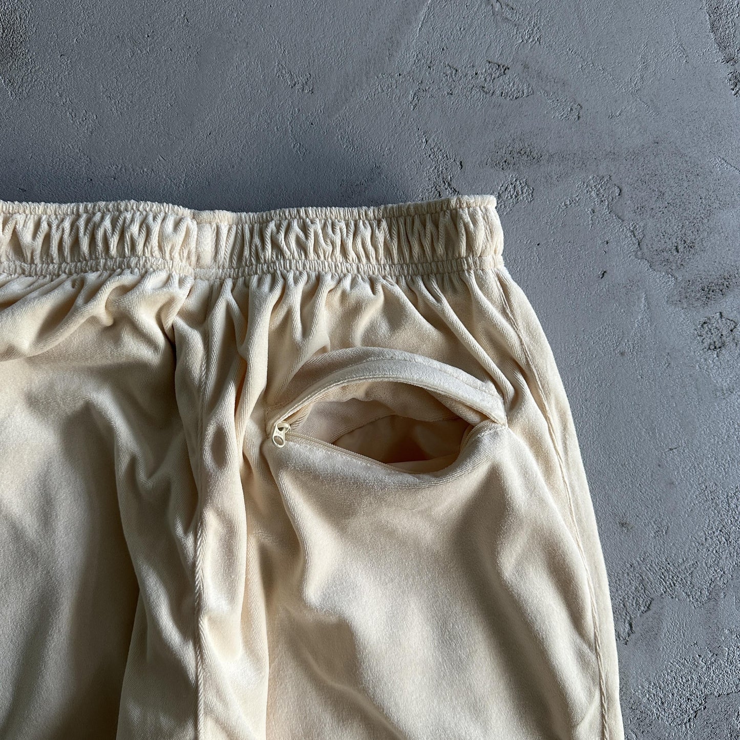 Pantaloni Corteiz Velluto Crema