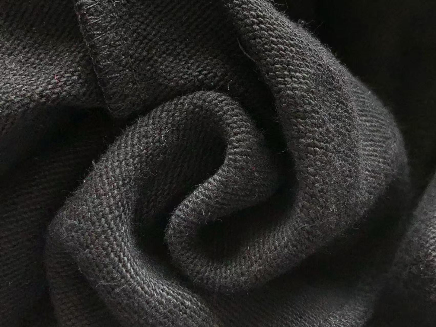 Pantaloncini con strappi in denim