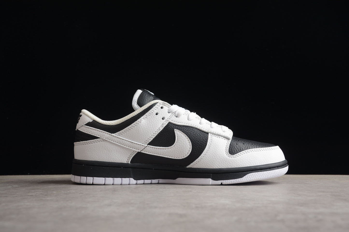 Nike Dunk Low Panda Invertido