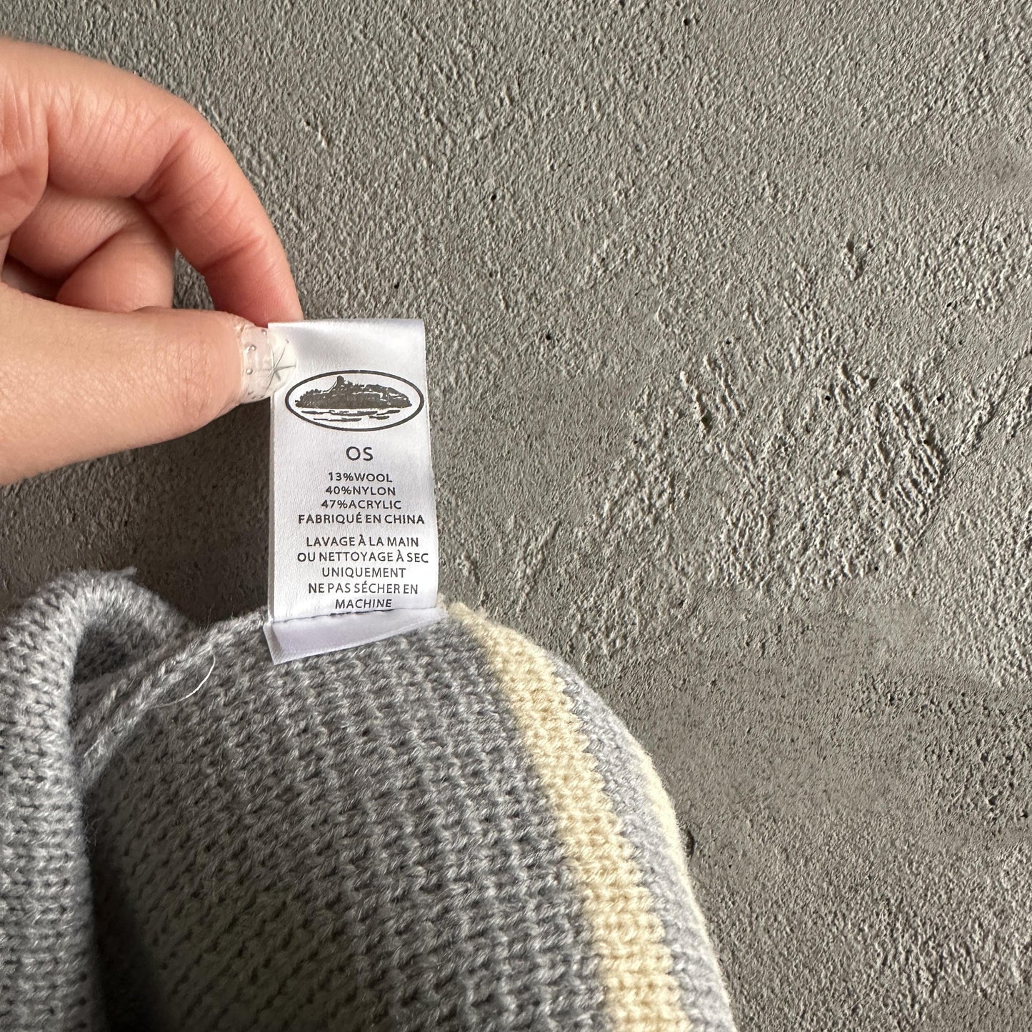 Gorro Tejido a Rayas Corteiz -Gris