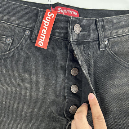 Supreme – Baggy-Jeans im Used-Look mit lockerer Passform und Selvedge-Muster