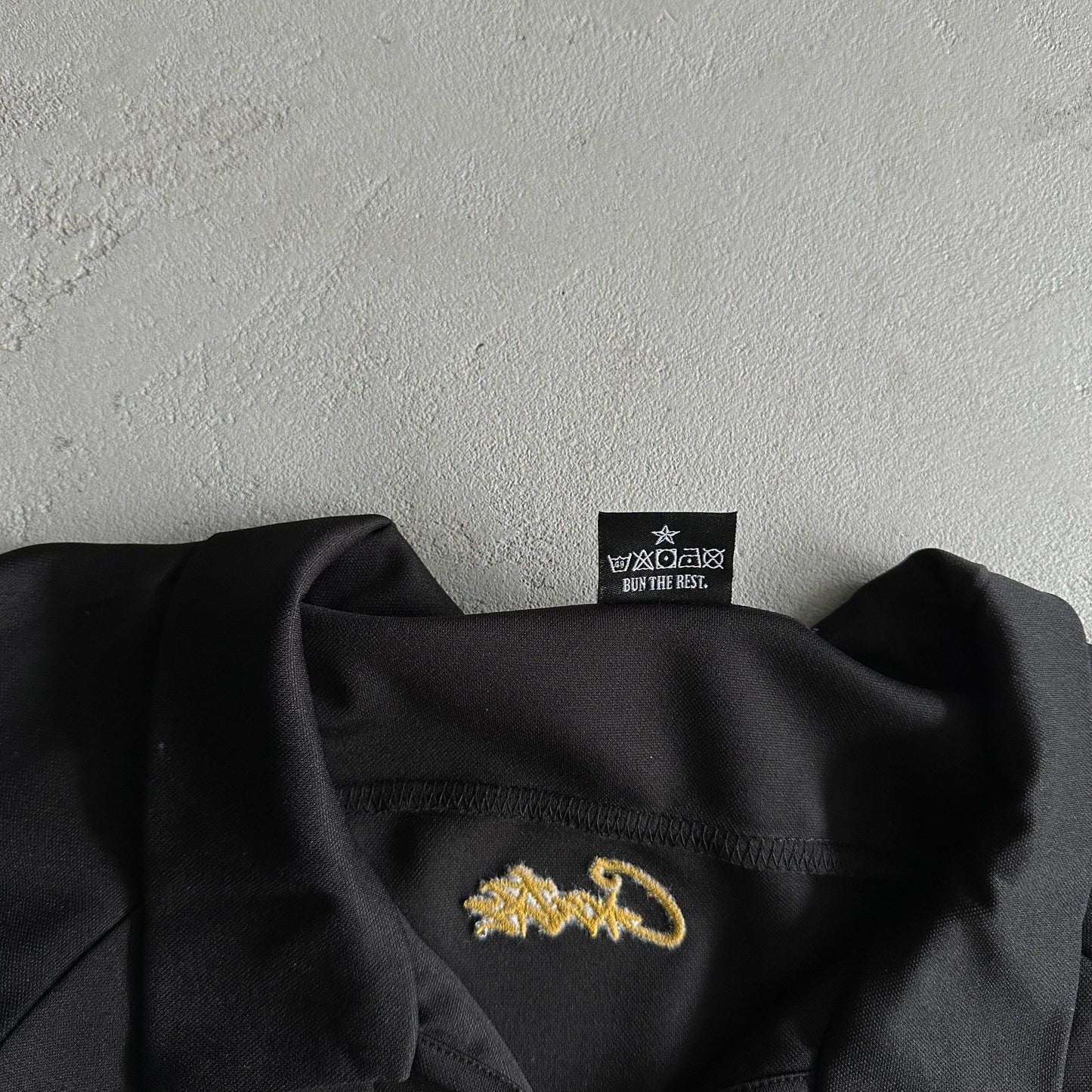 Corteiz Talismo Fußballtrikot – Schwarz 