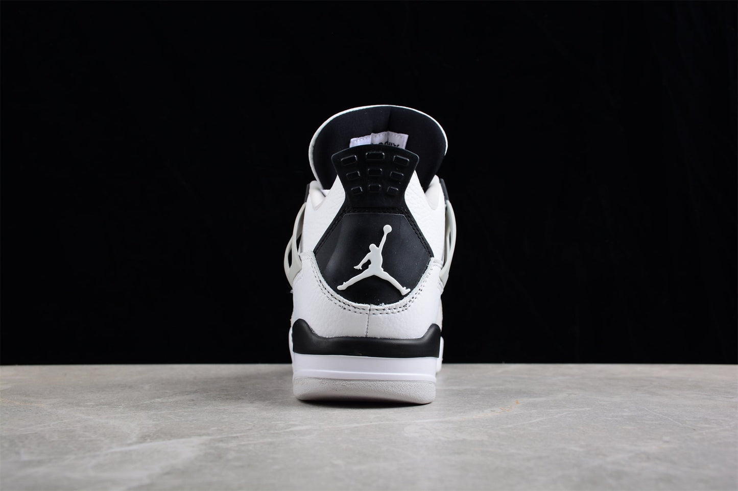 Air Jordan 4 Militär Schwarz 