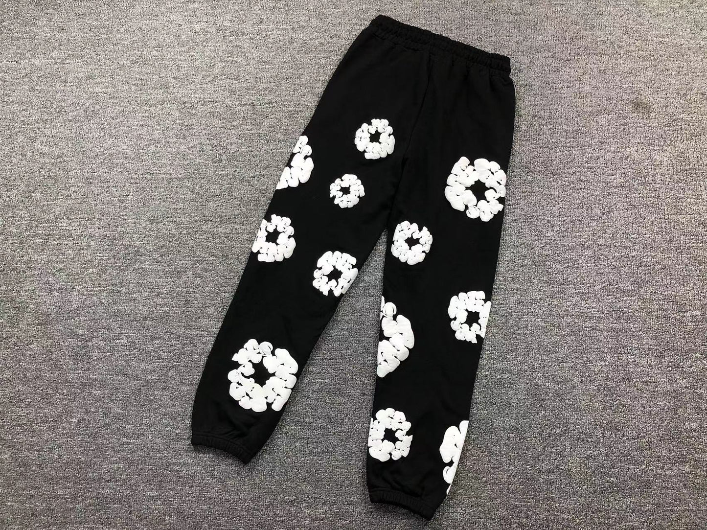 Il denim strappa la ghirlanda di cotone