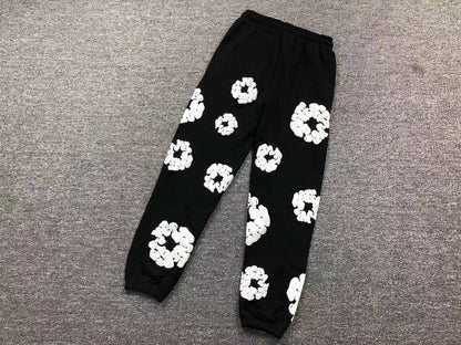 Il denim strappa la ghirlanda di cotone