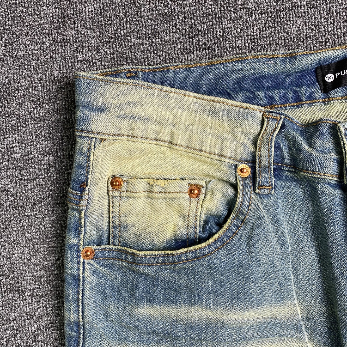 Schmale Jeans der Marke Purple Brand