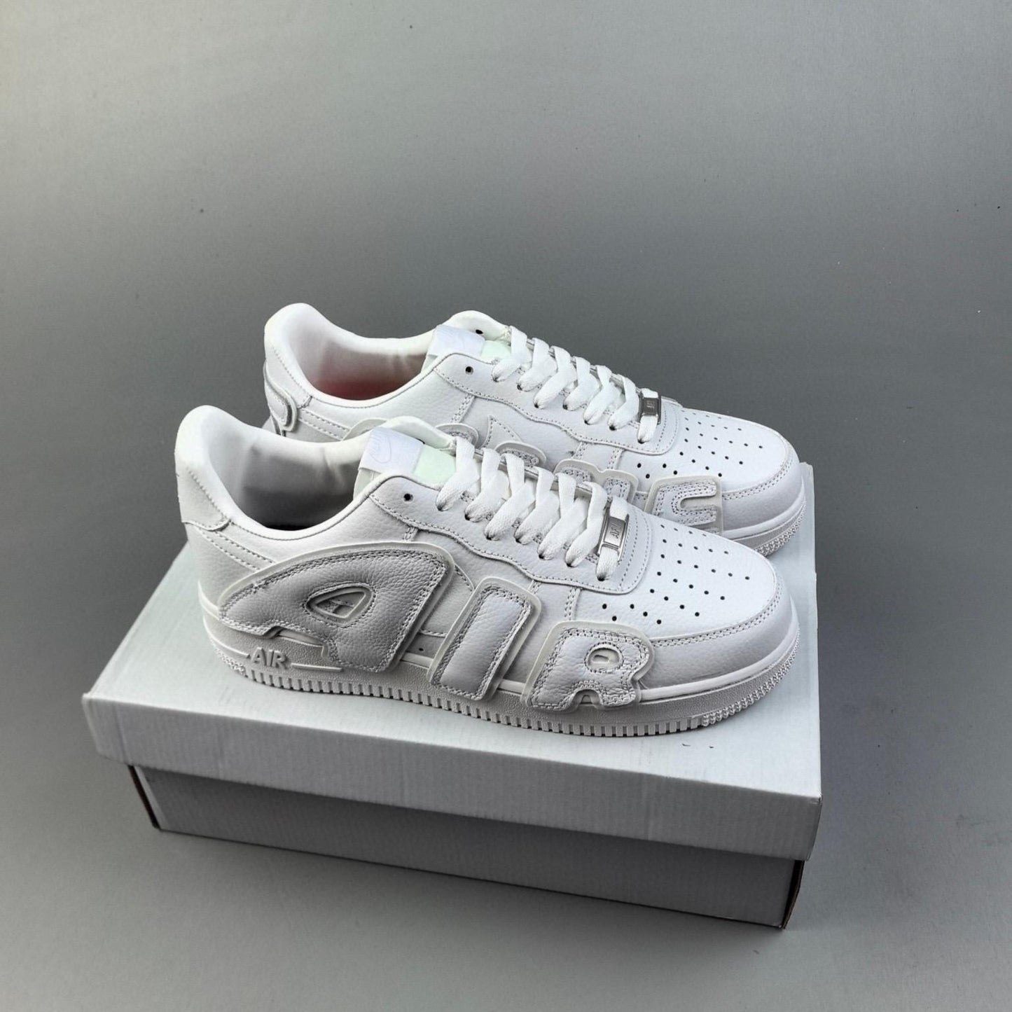 Mercato delle pulci di Cactus Plant x Air Force 1 