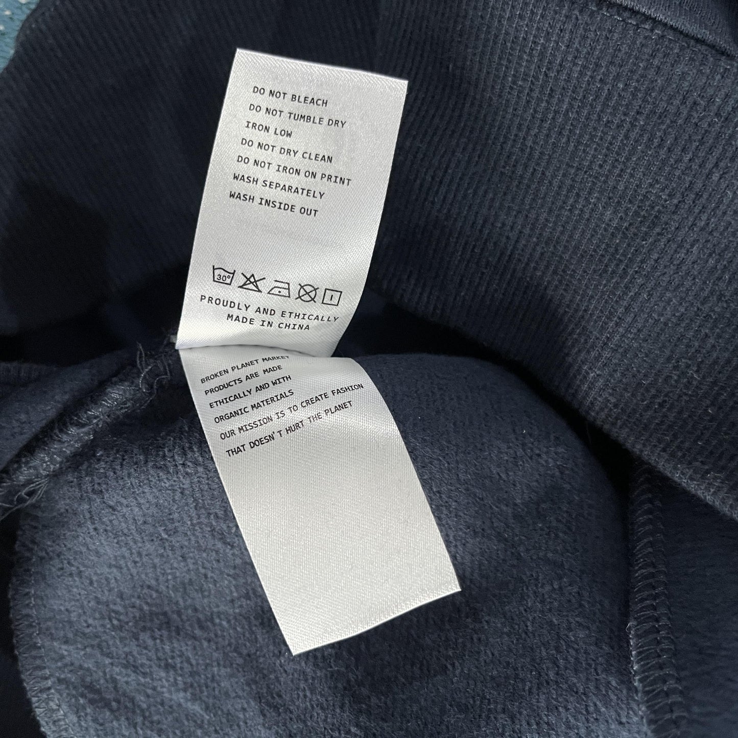 Broken Planet Into The Abyss Kapuzenpullover 