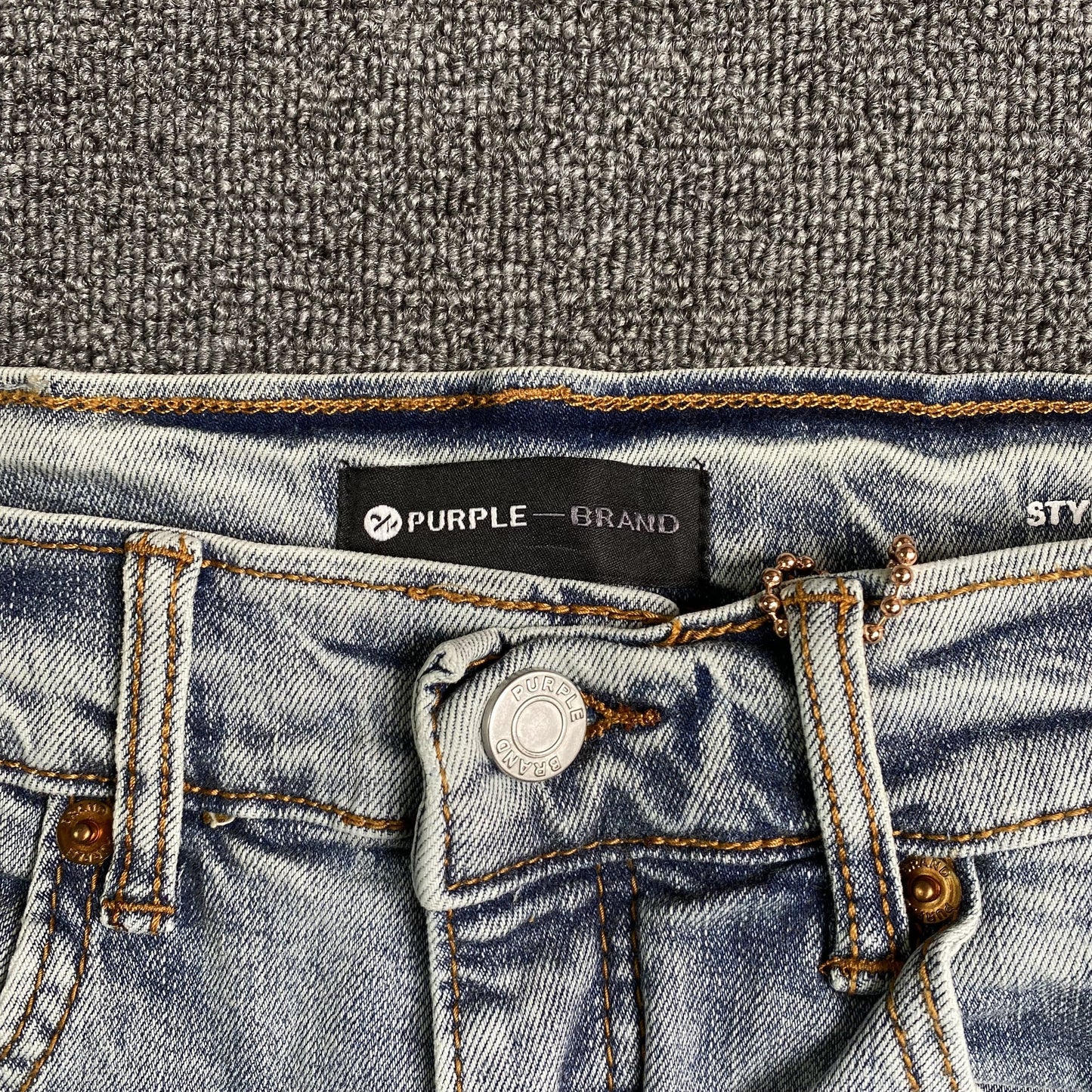 Schmale Jeans der Marke Purple Brand