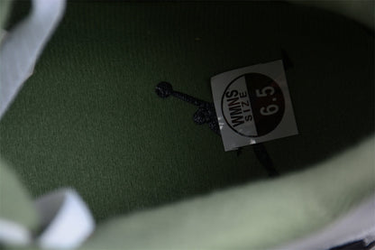 Air Jordan 4 Seeschaum 