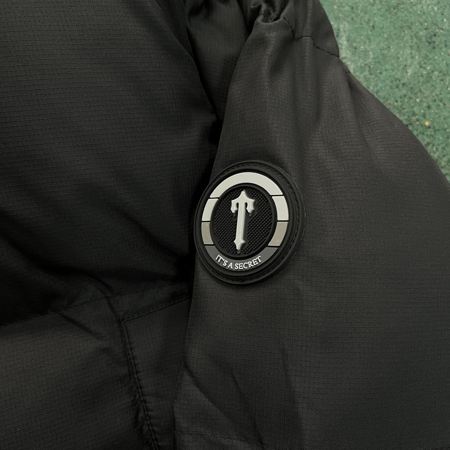 Giacca imbottita Trapstar da donna con cappuccio decoded