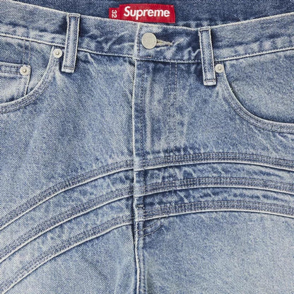Locker geschnittene Jeans mit Supreme-S-Logo