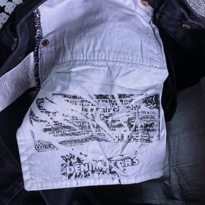 Jeans strappati in denim