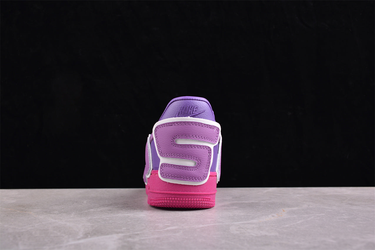 Mercato delle pulci di Cactus Plant x Air Force 1 