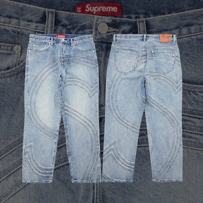 Locker geschnittene Jeans mit Supreme-S-Logo