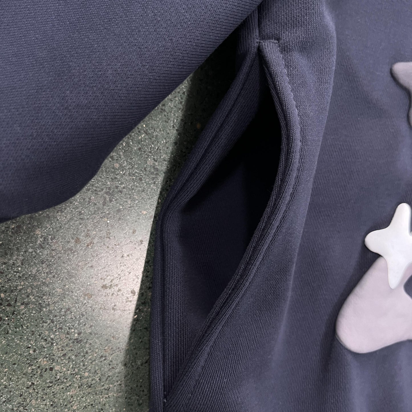 Broken Planet Into The Abyss Kapuzenpullover 