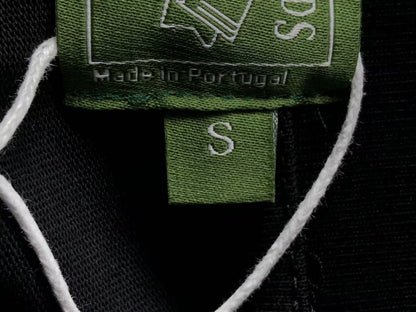 Completo corto con strappi in denim