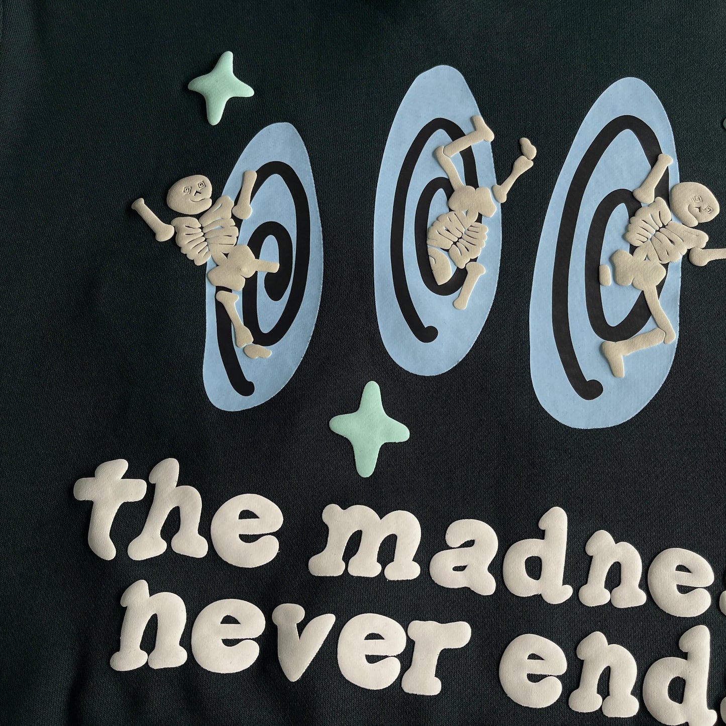 Broken Planet – Der Wahnsinn endet nie – Kapuzenpullover 