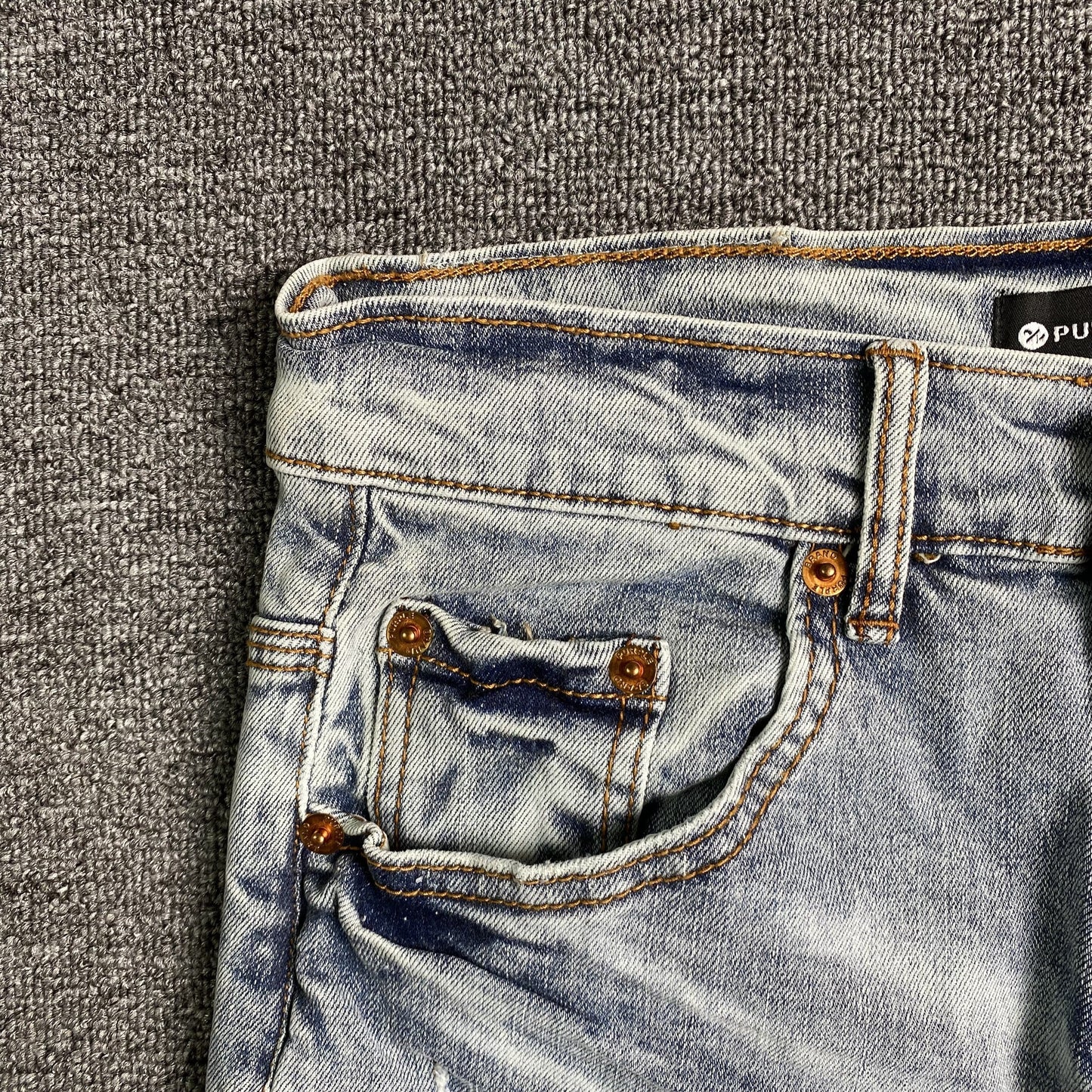 Schmale Jeans der Marke Purple Brand