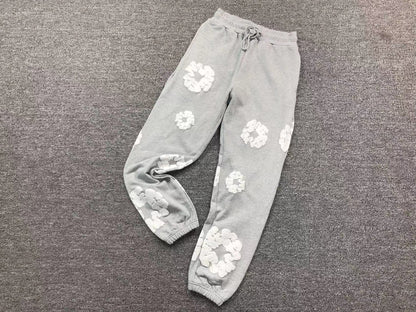 Il denim strappa la ghirlanda di cotone