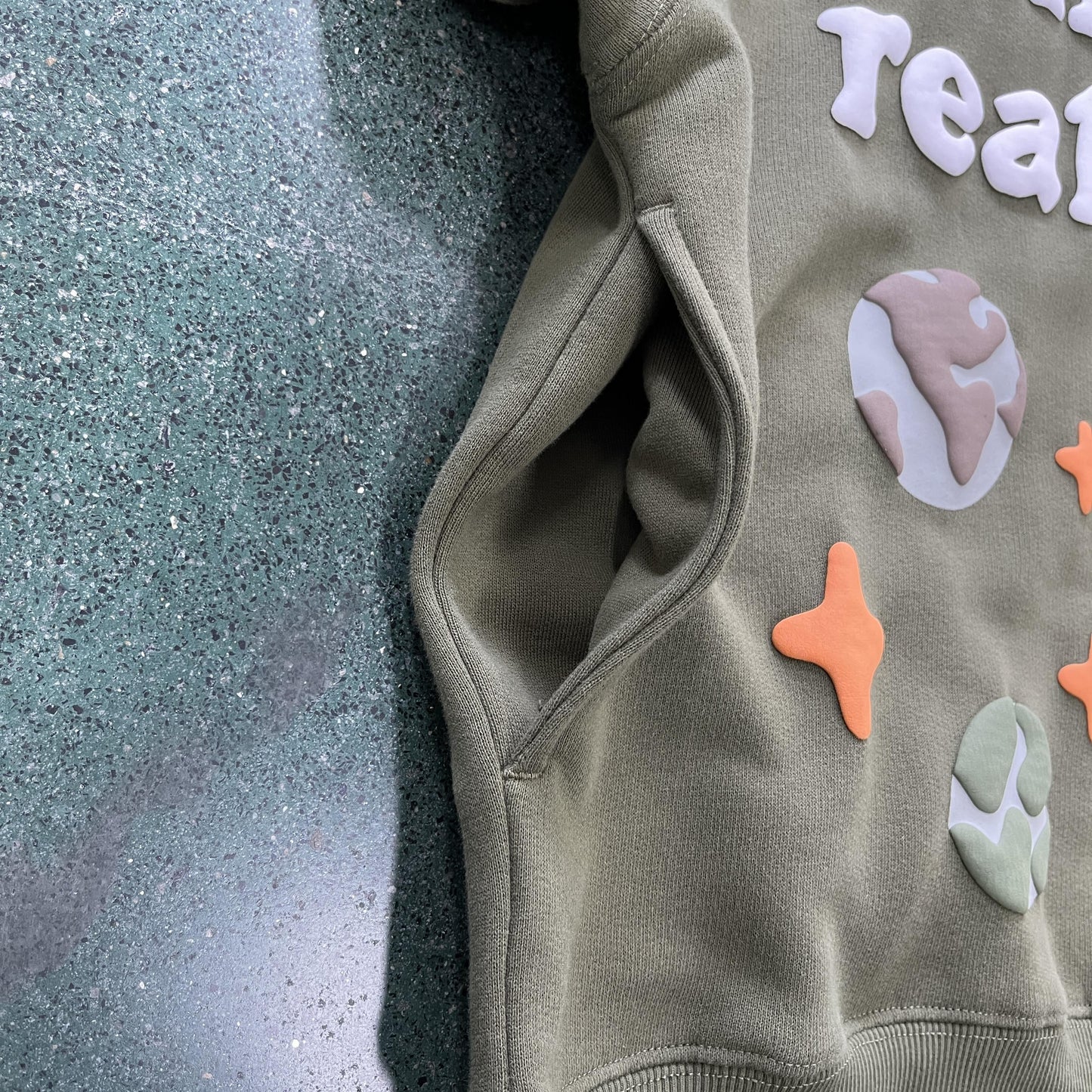 Broken Planet Infinite Realities Kapuzenpullover 