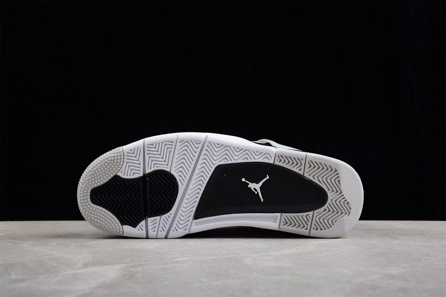 Air Jordan 4 Militär Schwarz 