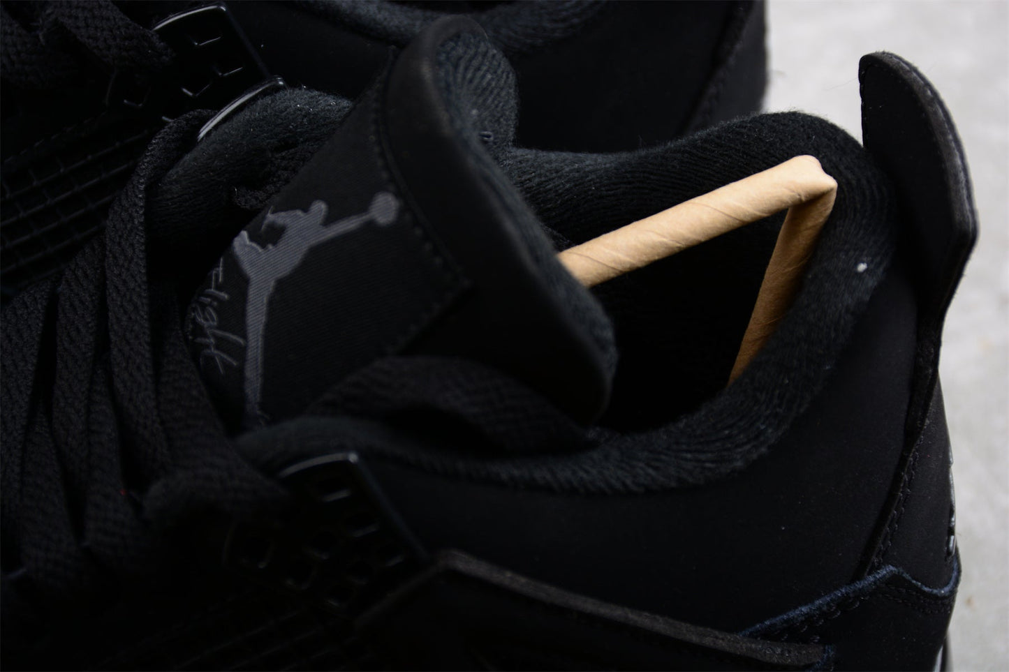 Air Jordan 4 Schwarze Katze 