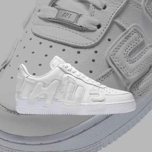 Mercato delle pulci di Cactus Plant x Air Force 1 