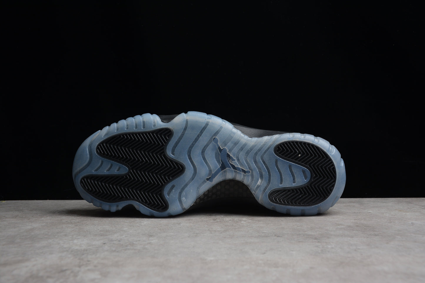 Air Jordan 11 "Gamma Black" 