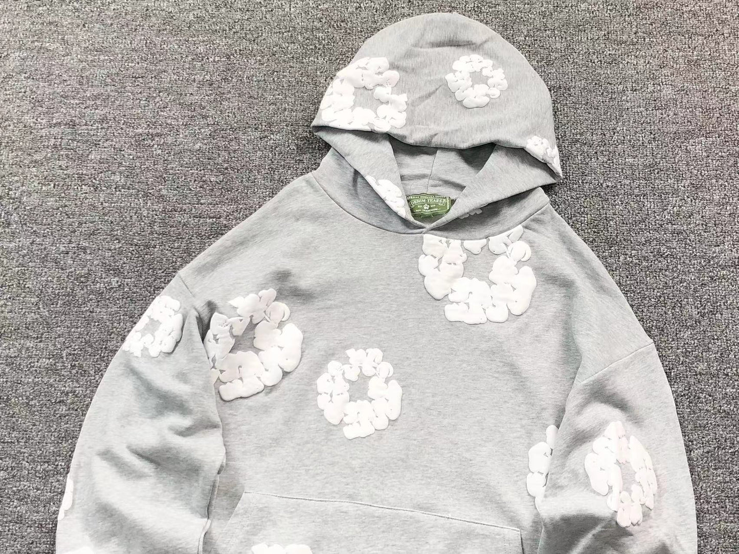 Il denim strappa la ghirlanda di cotone