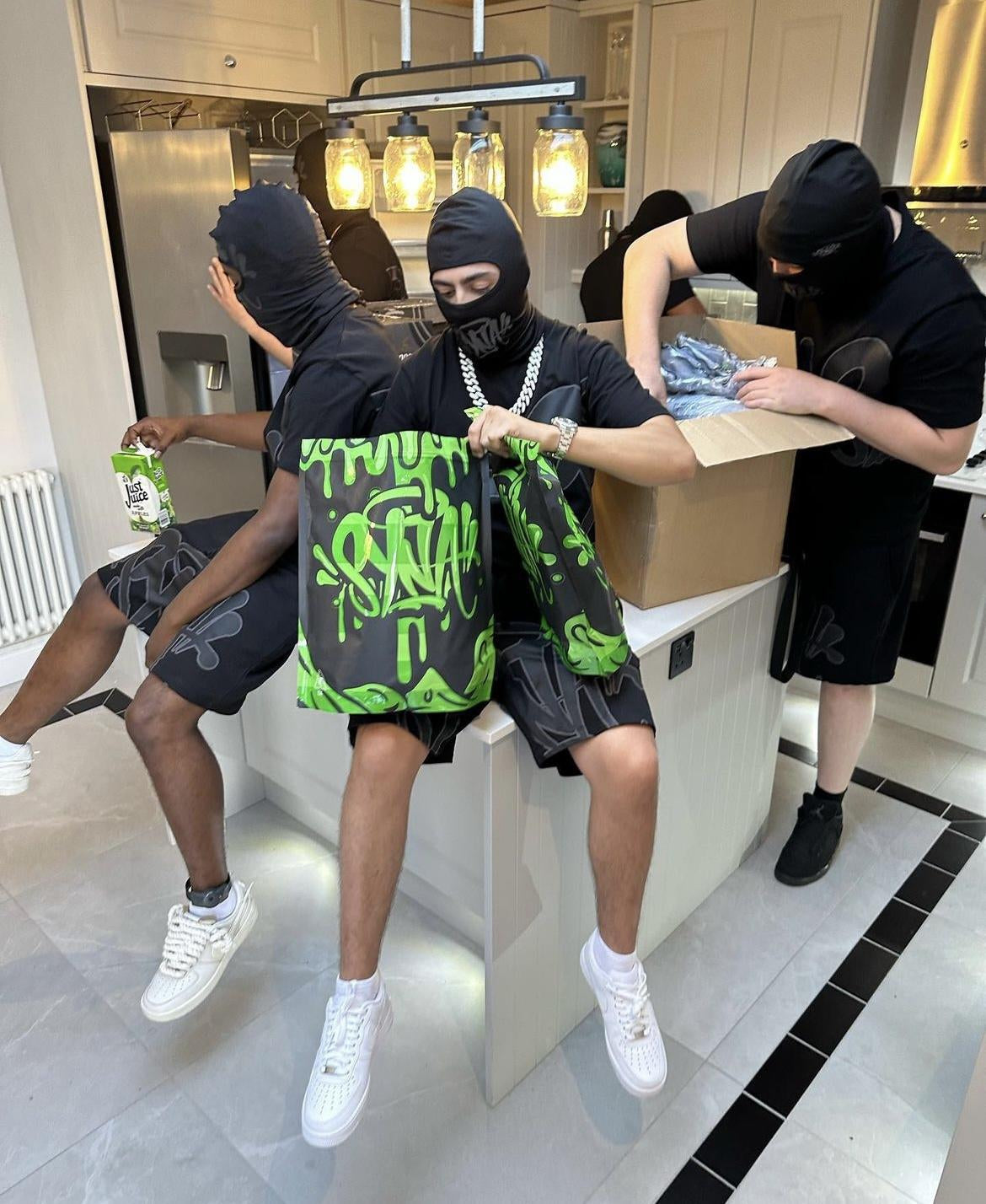 Synaworld Sturmhaube