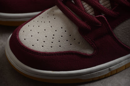 Nike SB Dunk Low Skate wie ein Mädchen 