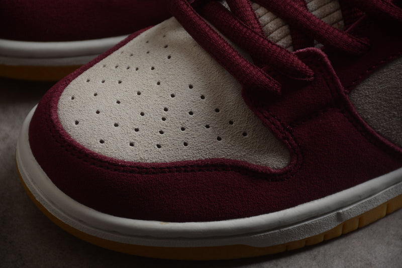 Nike SB Dunk Low Skate Like a Girl