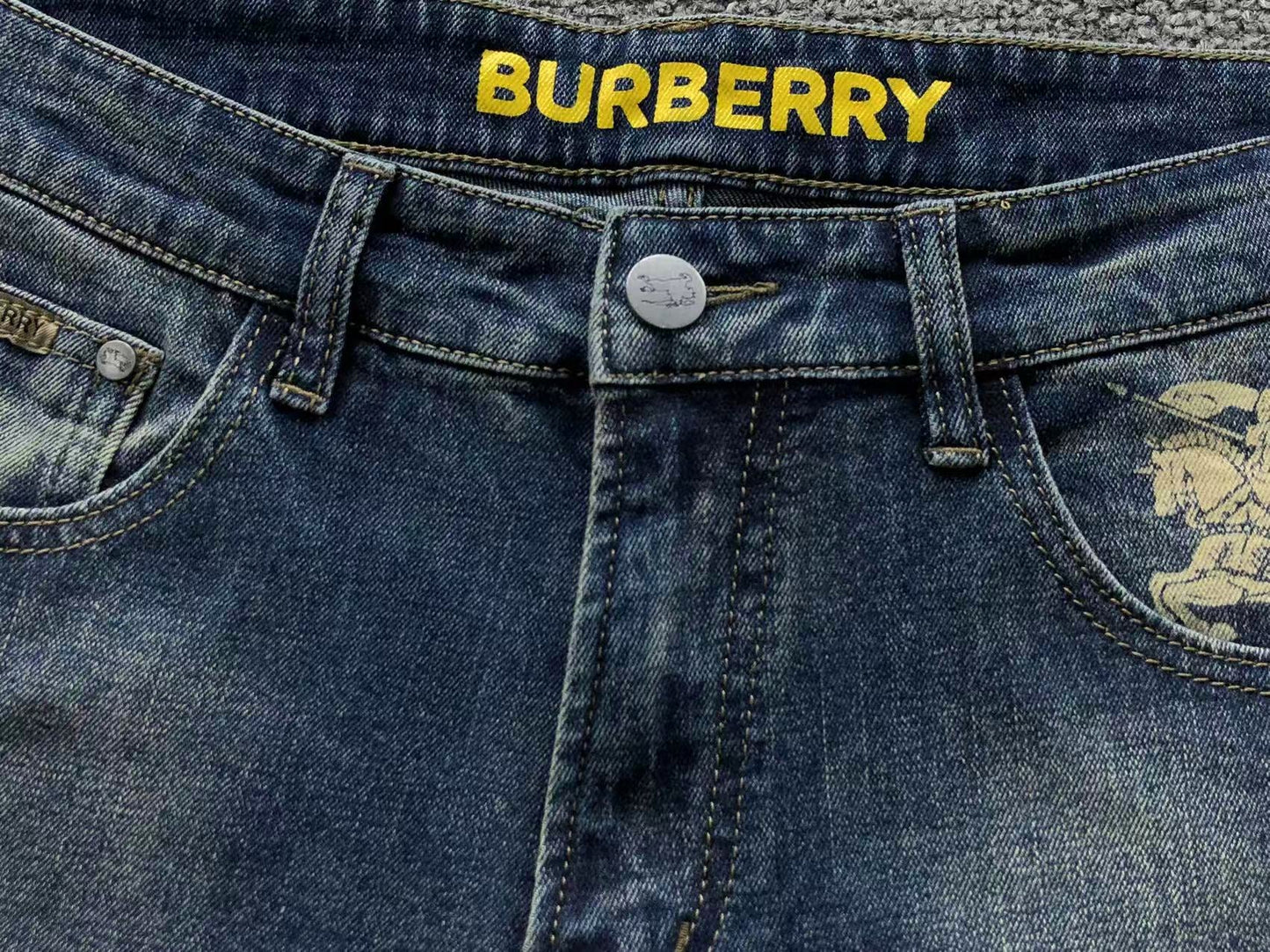 Pantaloni Burberry