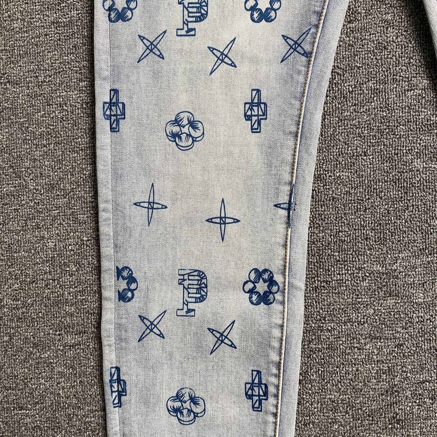 Schmale Jeans der Marke Purple Brand