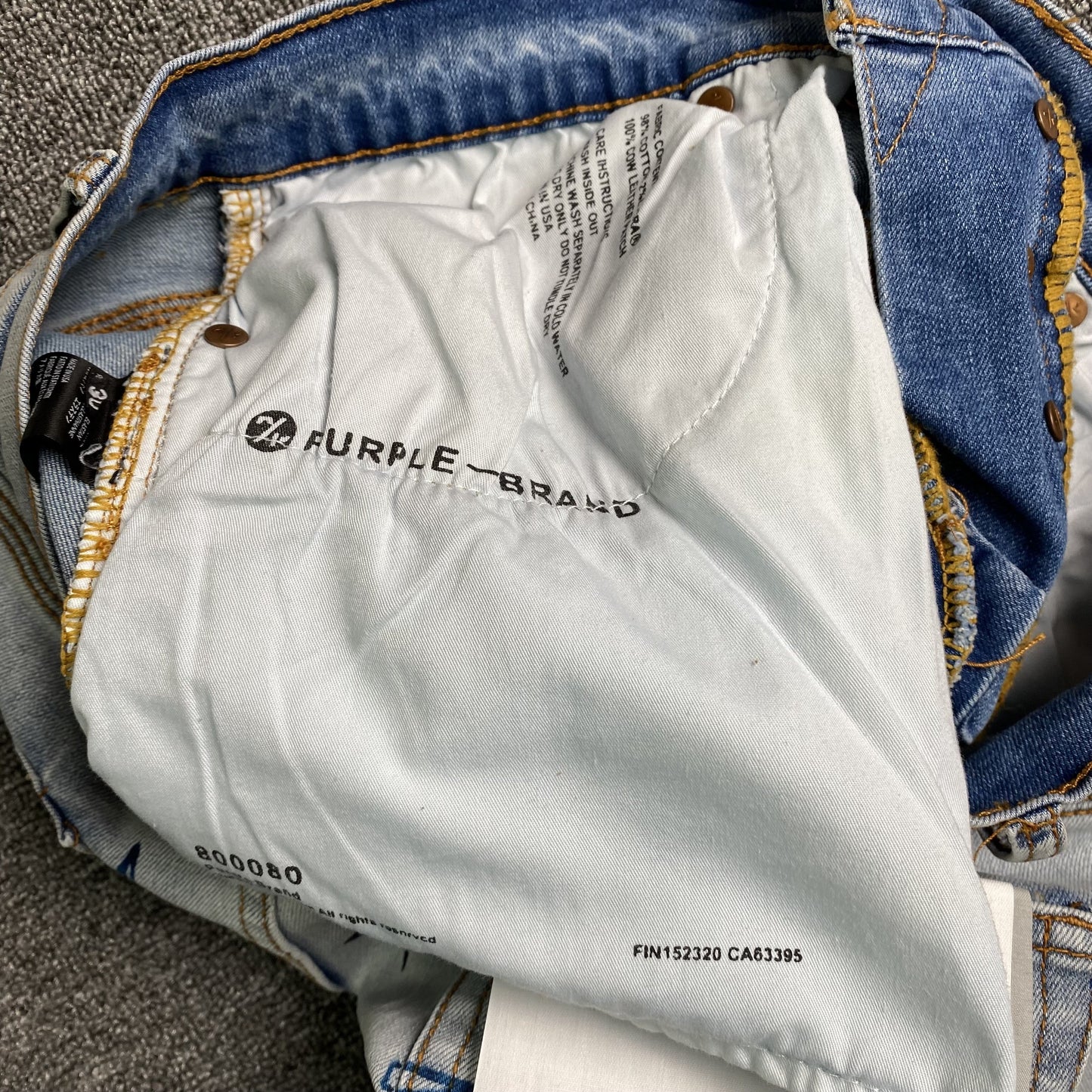 Schmale Jeans der Marke Purple Brand