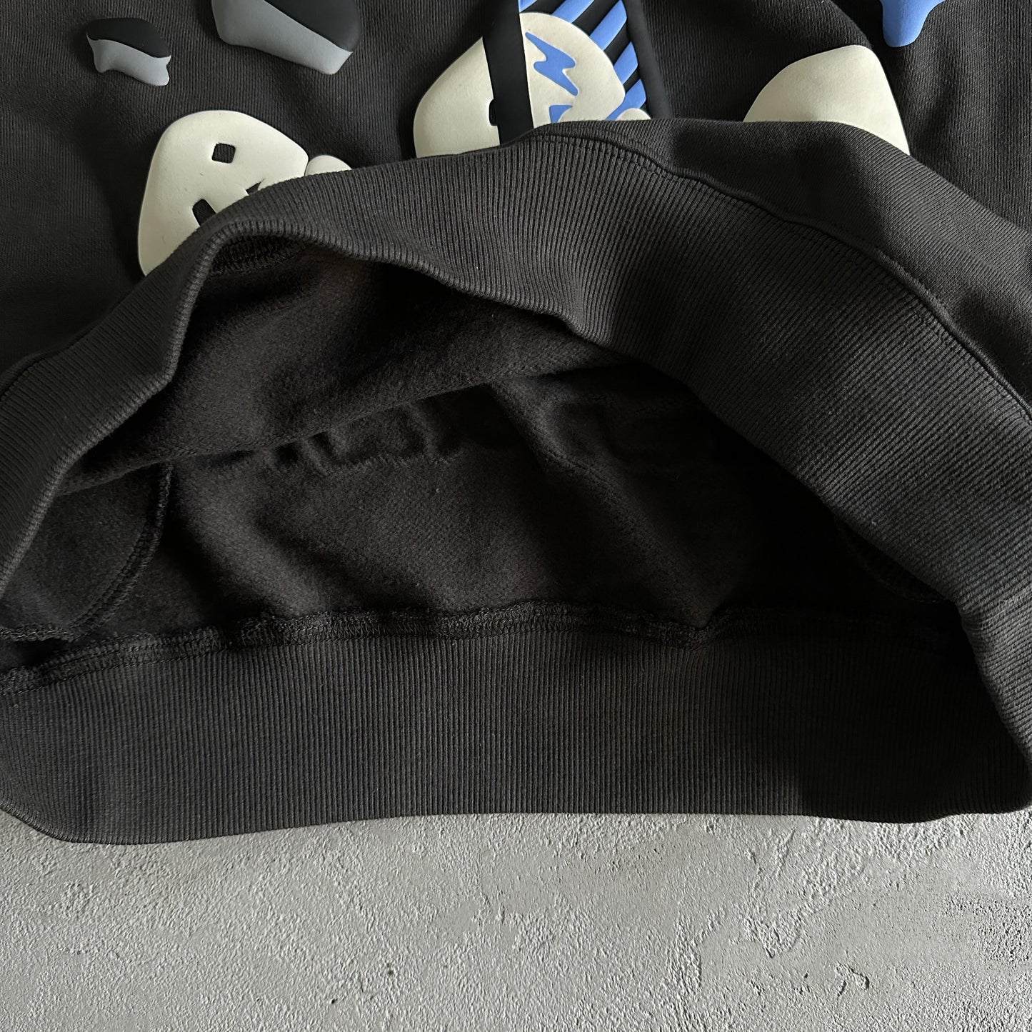 Broken Planet – Flucht in die Zukunft – Kapuzenpullover 