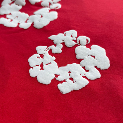 Maglietta con lacrime di denim 