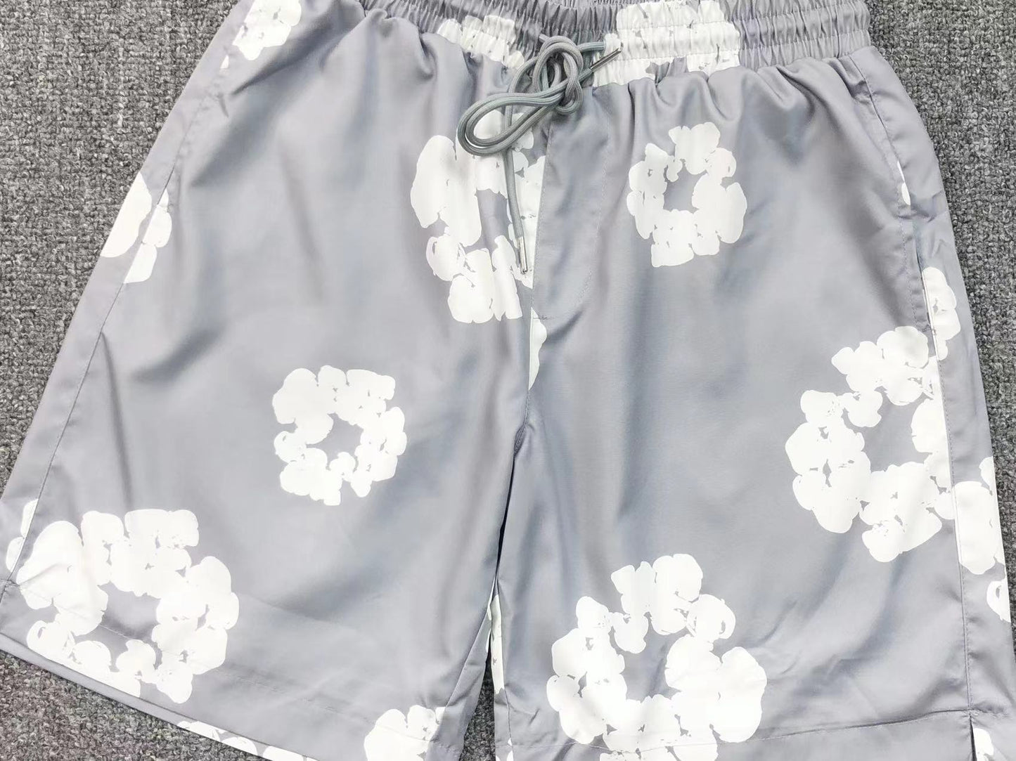 Tuta da bagno con strappi in denim