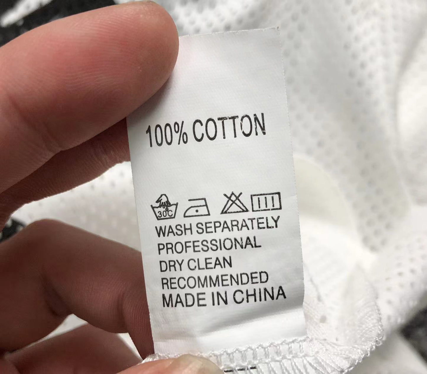 Pantaloncini e maglietta Amiri