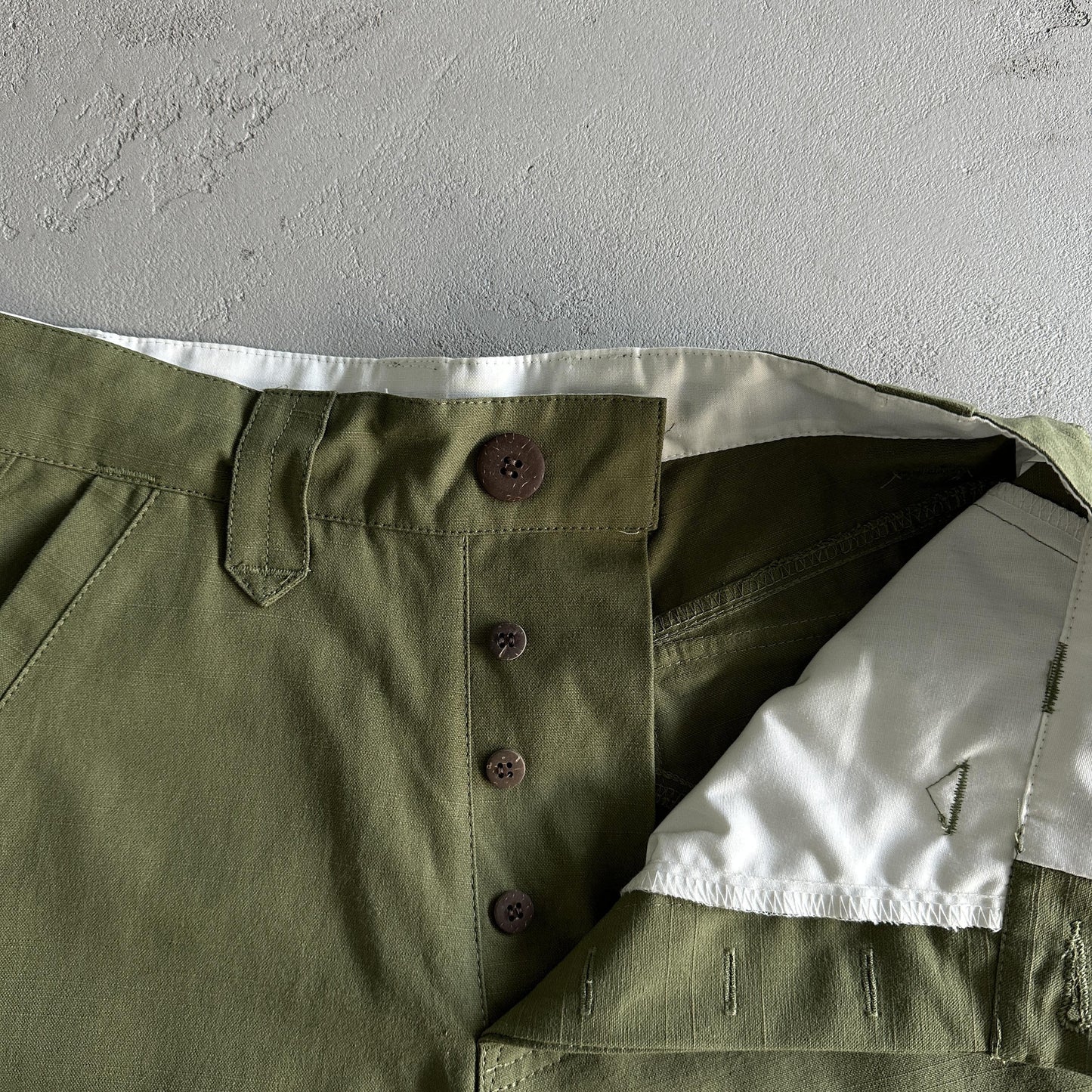 Corteiz Shorts mit schräger Tasche