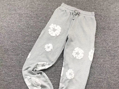 Il denim strappa la ghirlanda di cotone