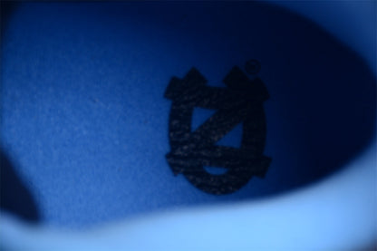 AIR JORDAN 4 RETRO "NCAA PE - UNC" 