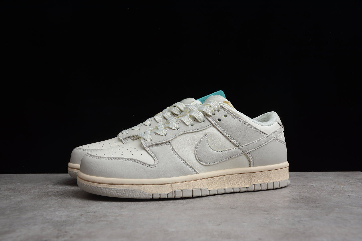 Nike Dunk Low Light Bone 