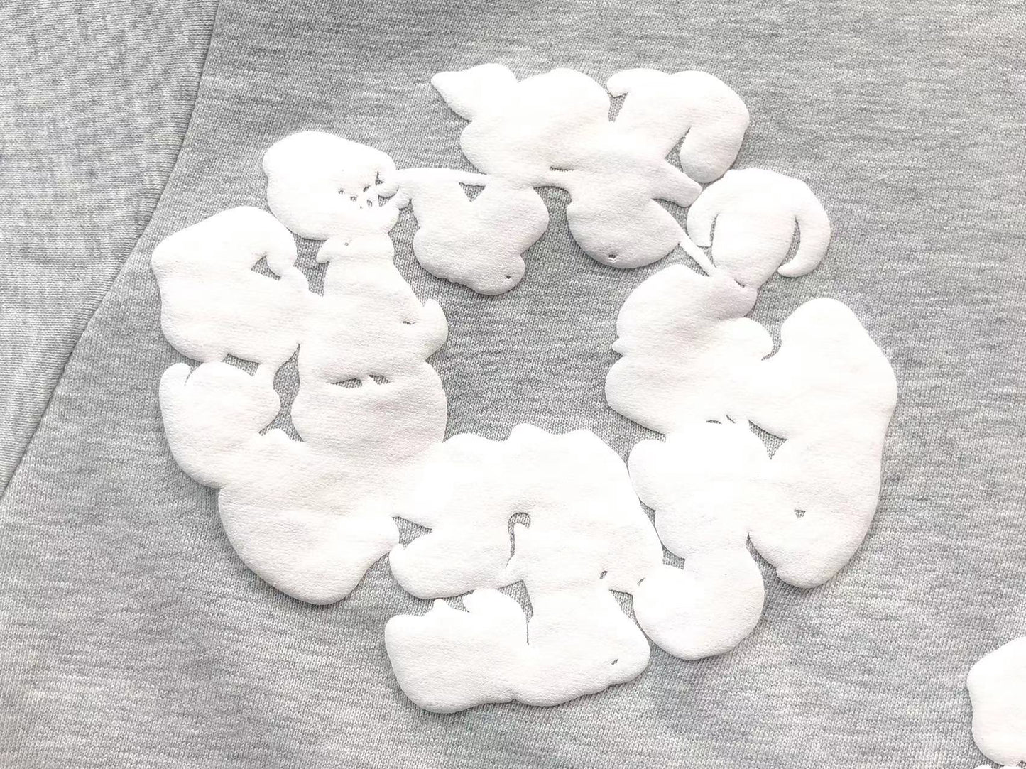 Il denim strappa la ghirlanda di cotone